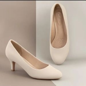 Ankis Low Heels Beige size 8 regular